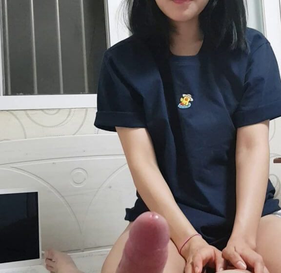  ดูรูปxxxxxหลุดออนไลน์ VK นักเรียนไทยใช้ปากดูดควยแฟนจนเงี่ยนก่อนจะจ้องตากันหลังจากนั้นก็ขึ้นโยกร่อนควยลีลาโครตเอ็กส์ เห็นแล้วอยากโดนแบบนี้เลย￼